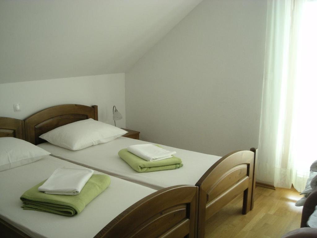 Turisticna Kmetija Logar Hotel Grahovo Quarto foto