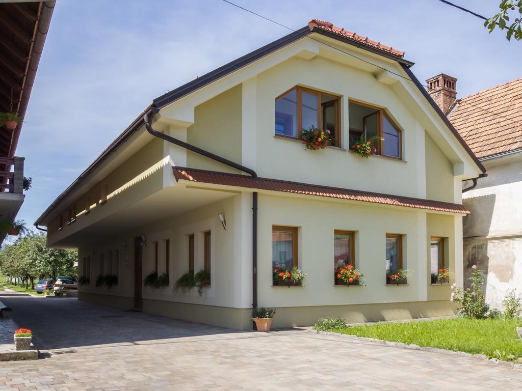 Turisticna Kmetija Logar Hotel Grahovo Exterior foto